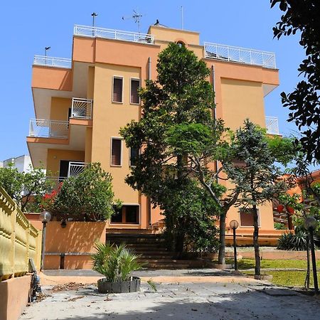 B&B Il Canto Del Mare Pulsano Buitenkant foto
