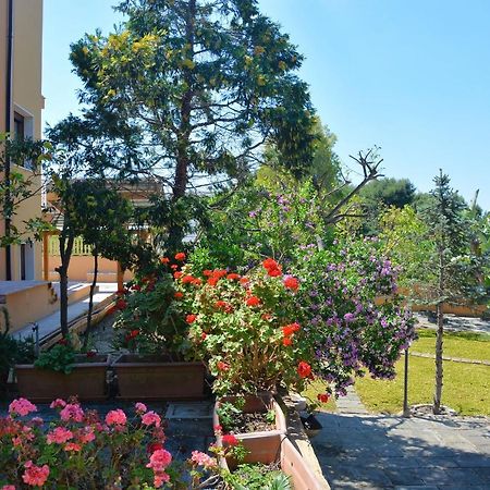 B&B Il Canto Del Mare Pulsano Buitenkant foto