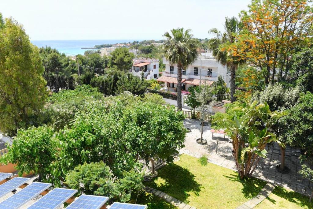 B&B Il Canto Del Mare Pulsano Buitenkant foto
