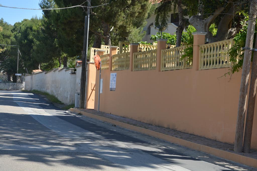 B&B Il Canto Del Mare Pulsano Buitenkant foto