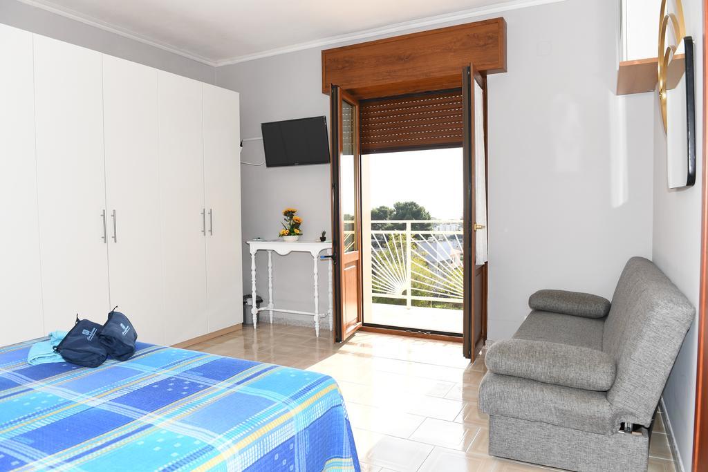 B&B Il Canto Del Mare Pulsano Buitenkant foto